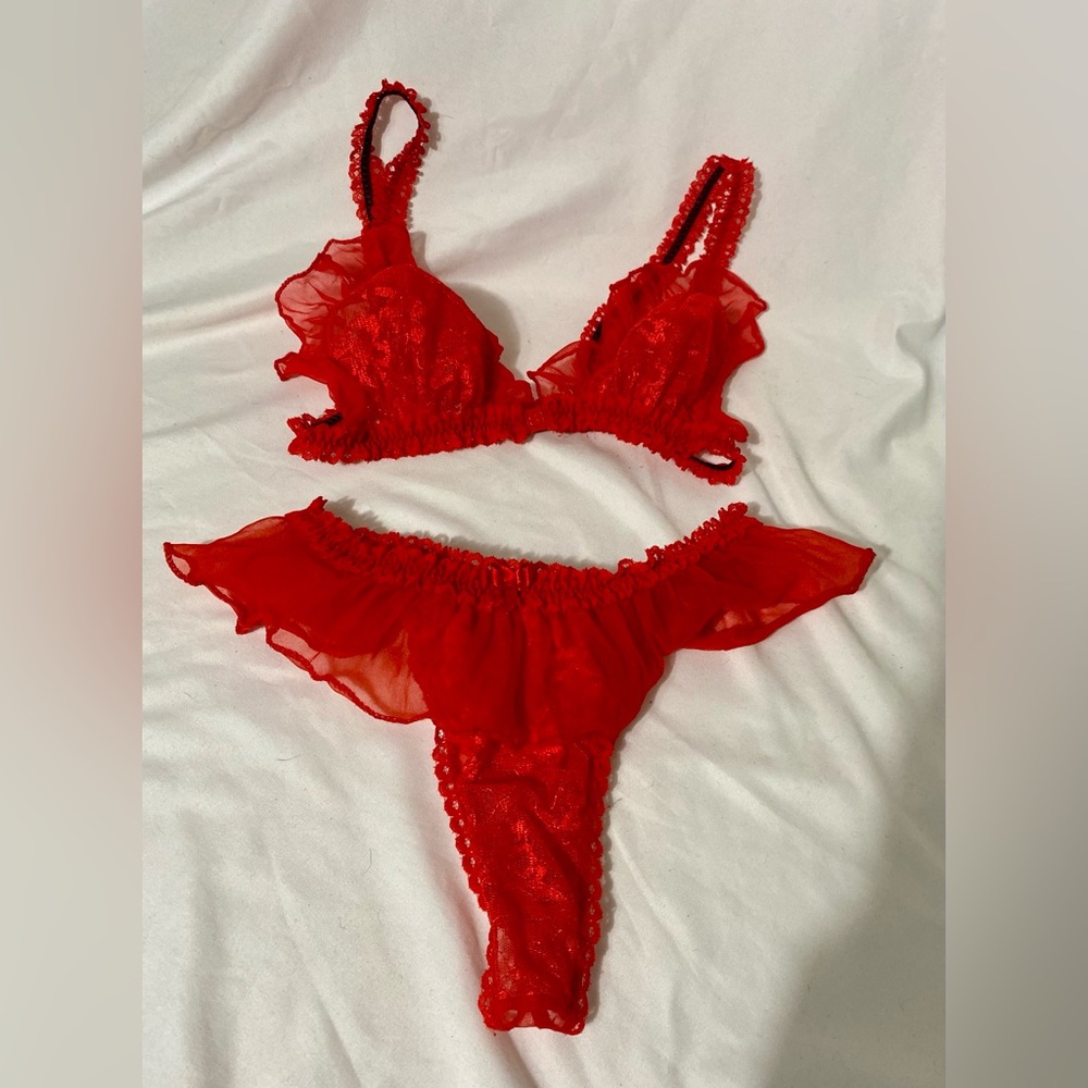 Vintage Frederick’s of Hollywood Red Lace & Mesh Ruffle Bralette Set